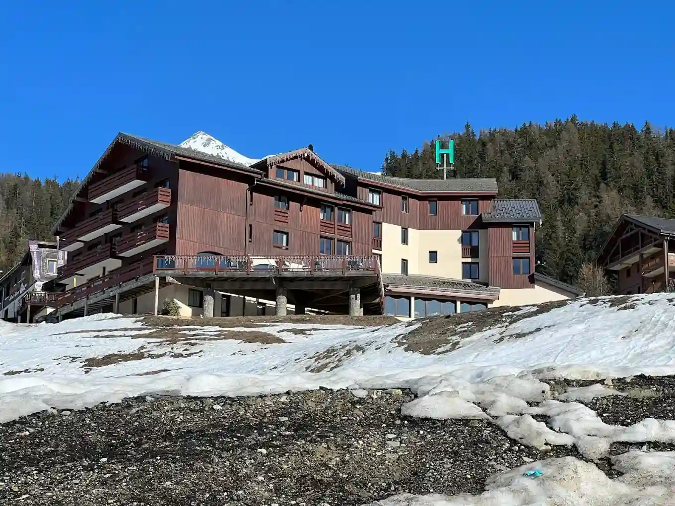 Seminaire-Montagne-Les-Arcs-Hotel-Emeraude